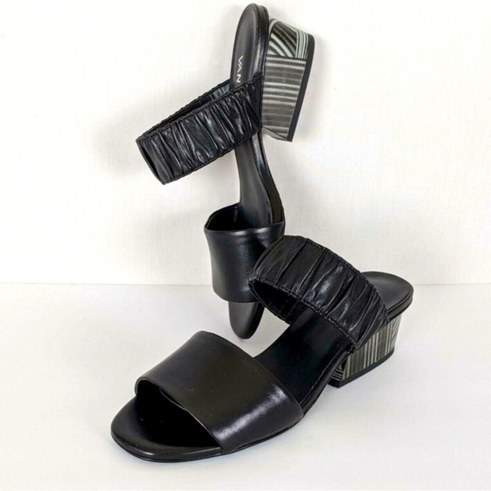 Van Eli Celka Leather patterned heel sandal- 10W  Like New $170 retail